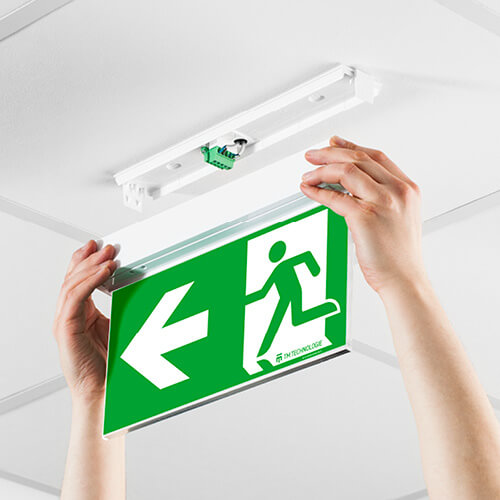 ONTEC AP 302 M ST-W 7LED Аварийный светодиодный светильник 
